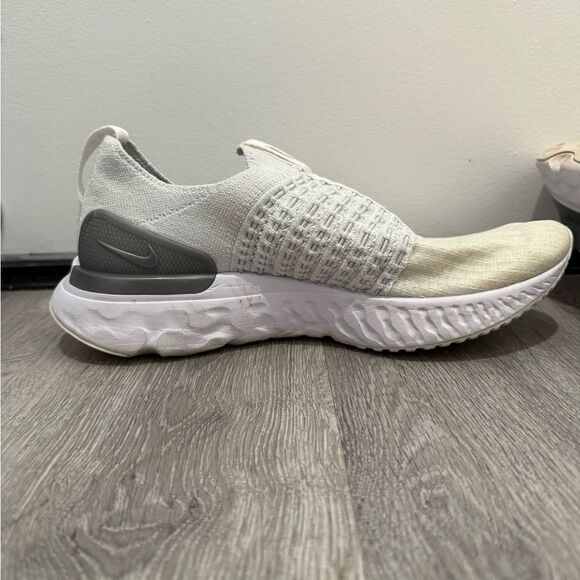 Nike White and Gray Flyknit Sneakers - Picture 6 of 7